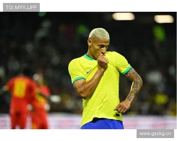 理查利森头球威胁持续提升，近期进攻表现值得关注